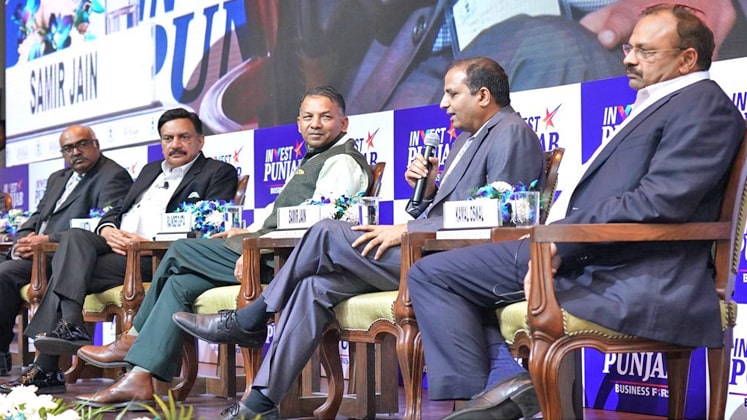 Stalwarts of textile industry addressing the event