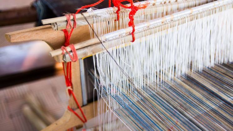 KVIC announces wage increase for Khadi artisans and launches discount campaign | Apparel Retail News