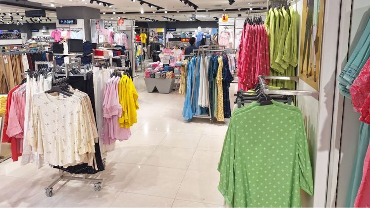 Ahead of IPO, Reliance Retail reportedly mandates smaller break-even period for new stores | Apparel Retail News