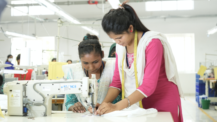 The company offers a comprehensive and well-structured training portfolio for the continuous development of its workforce.